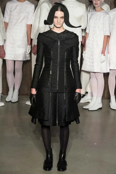 Look 30